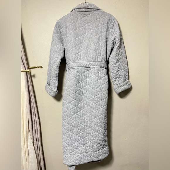 Gray Quilted Robe - Picture 8 of 10